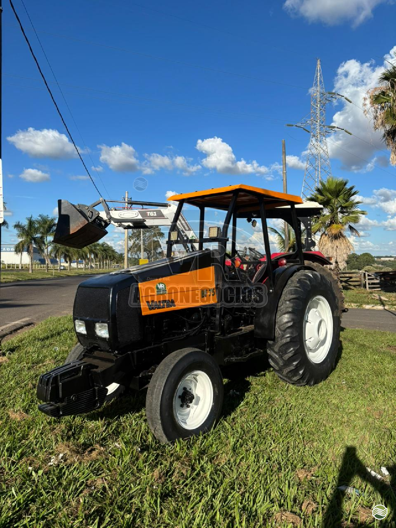 TRATOR VALTRA VALTRA BF 75 Tração 4x2 VR Agronegócios ARAXA MINAS GERAIS MG